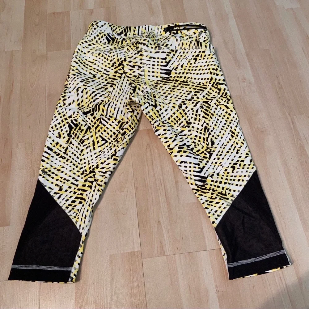 Lolë‎  capris - Picture 2 of 7